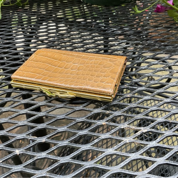 Quality Tan & Gold Alligator Nice Feel Skin Texture Wallet! - Picture 10 of 16